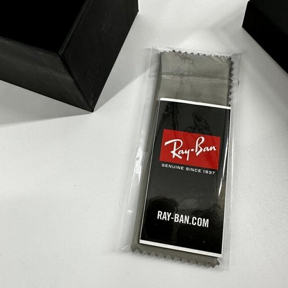 Ray Ban Black Gift Box With Cleaning Clothe - Picture 7 of 10